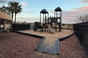 8101 Resort Village Dr, Orlando, FL 32821 - Photo 32