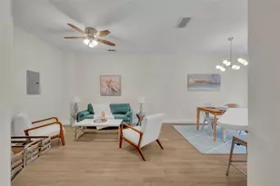 1172 S Beach Cir, Kissimmee, FL 34746 - Photo 4