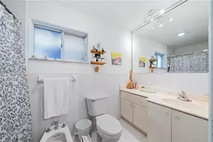 10095 NW 127th St, Hialeah, FL 33018 - Photo 22