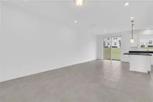 1160 Lakeshore Breeze Pl, Kissimmee, FL 34747 - Photo 4