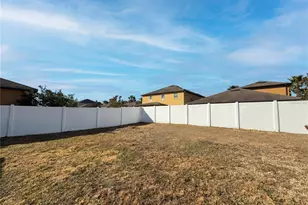 11212 Carrick Stone St, Wimauma, FL 33598 - Photo 14