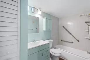 555 62nd St S, Saint Petersburg, FL 33707 - Photo 8