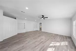 27846 W Pelican Isle Dr, Leesburg, FL 34748 - Photo 10