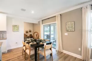 10206 White Magnolia Sq, Thonotosassa, FL 33592 - Photo 8