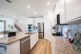 10206 White Magnolia Sq, Thonotosassa, FL 33592 - Photo 6