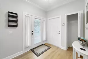 254 Valencia Cir, Saint Petersburg, FL 33716 - Photo 4