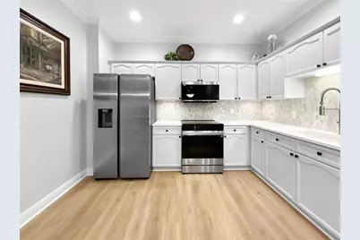 254 Valencia Circle, Saint Petersburg, FL 33716 - Photo 8