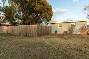 1300 NE 6th St, Mulberry, FL 33860 - Photo 4