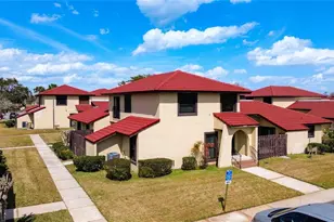 467 Hunter Cir, Kissimmee, FL 34758 - Photo 2