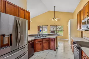 1000 Royal Marquis Cir, Ocoee, FL 34761 - Photo 4