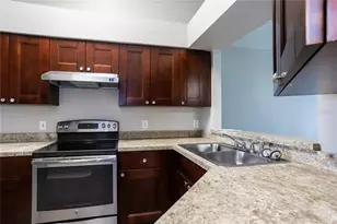 11839 Brenford Crest Dr, Riverview, FL 33579 - Photo 4