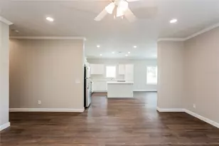 1311 28th St S, Saint Petersburg, FL 33712 - Photo 2