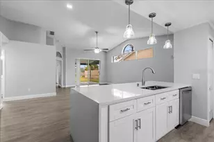 2435 Lake Jackson Cir, Apopka, FL 32703 - Photo 12