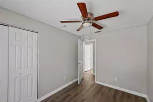 919 18th St S, Saint Petersburg, FL 33712 - Photo 12