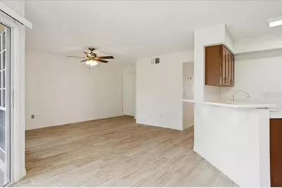 4617 Gate Pl #105, Orlando, FL 32811 - Photo 8