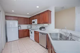 3936 Pemberly Pines Cir, Saint Cloud, FL 34769 - Photo 8