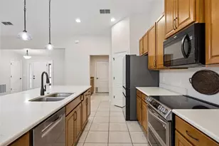 7060 Bridle Path, Saint Cloud, FL 34771 - Photo 4