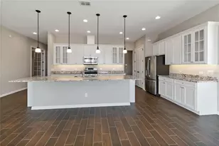 2423 Zaballina Pl, Davenport, FL 33897 - Photo 10