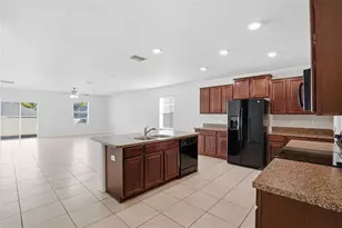 214 English Heritage Pl, Dover, FL 33527 - Photo 8