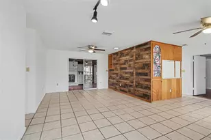 803 Carol Ct, Tavares, FL 32778 - Photo 4