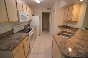 737 Crest Pines Dr, Orlando, FL 32828 - Photo 4