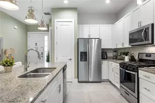 2614 Sunrise Shores Dr, Kissimmee, FL 34747 - Photo 10