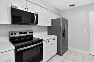 636 S Wellington Dr, Deltona, FL 32725 - Photo 6