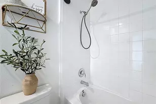 6952 Dilly Lake Ave, Groveland, FL 34736 - Photo 10