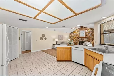 2213 Woodlawn Circle, Melbourne, FL 32934 - Photo 18