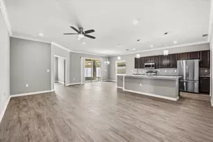 411 Lily Ln, Davenport, FL 33837 - Photo 4