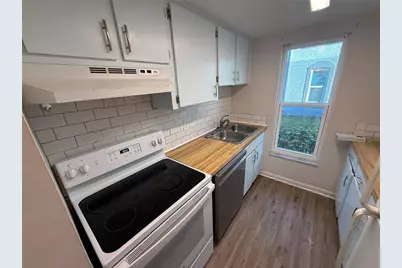 5120 Temple Heights Road #D, Tampa, FL 33617 - Photo 4