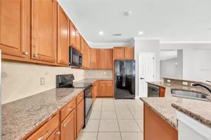 10354 Stratford Pointe Ave, Orlando, FL 32832 - Photo 8