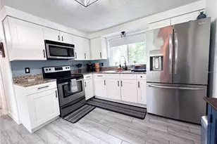 9616 Pineridge Ave, Riverview, FL 33578 - Photo 4