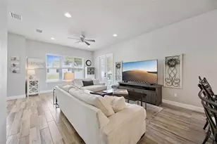 135 E Crystal Lake St, Orlando, FL 32806 - Photo 4