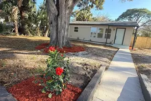 6948 Dartmouth Ave N, Saint Petersburg, FL 33710 - Photo 1