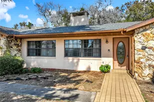 1029 Michelle Ct, Tavares, FL 32778 - Photo 2