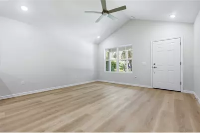 2447 SE 10th Avenue, Gainesville, FL 32641 - Photo 4