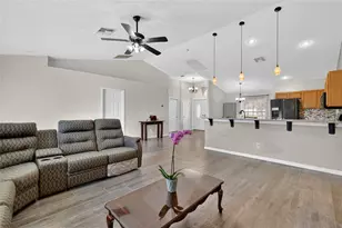 2212 Lake Pointe Cir, Leesburg, FL 34748 - Photo 18