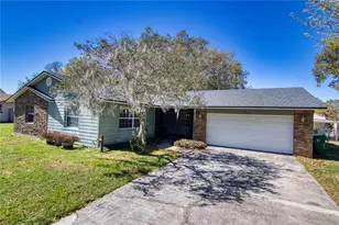 220 Valencia Ct, Winter Garden, FL 34787 - Photo 2