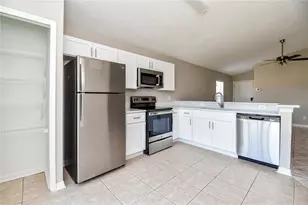 1639 Ridge Pointe Dr, Orlando, FL 32808 - Photo 4