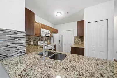 6141 Metrowest Boulevard #207, Orlando, FL 32835 - Photo 4