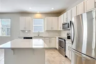 1813 Castleton Dr, Saint Cloud, FL 34771 - Photo 4