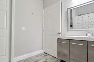 6025 Westgate Dr, Orlando, FL 32835 - Photo 14