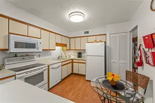 5300 Dover Village Ln, Orlando, FL 32812 - Photo 10