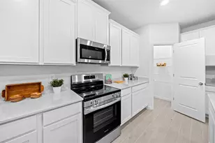 14192 NW Convergence Blvd, Alachua, FL 32615 - Photo 2