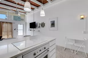 1129 Seaside Dr, Sarasota, FL 34242 - Photo 6