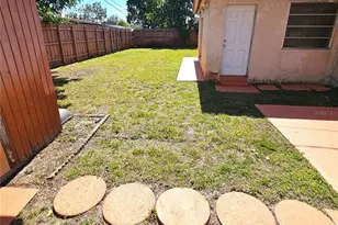 1561 NW 77th Way, Pembroke Pines, FL 33024 - Photo 32
