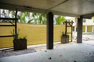 2504 Avenue B, Bradenton Beach, FL 34217 - Photo 44