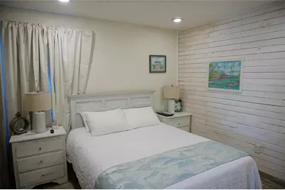 2504 Avenue B, Bradenton Beach, FL 34217 - Photo 34