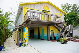 2504 Avenue B, Bradenton Beach, FL 34217 - Photo 2